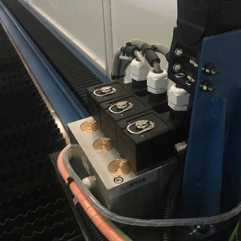 T&L Brand Ultra-Fast All cover 12 Kw 10Kw  Fiber laser cutting machine 2.8G Acceleration