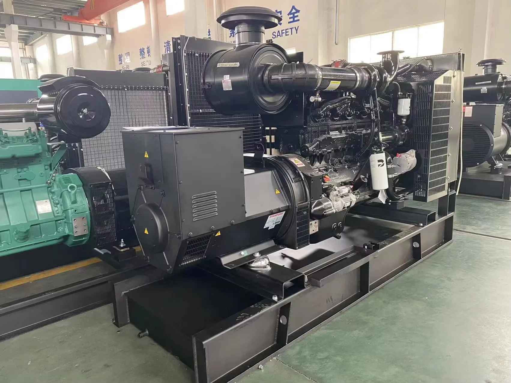150-1500 kw Cumm brand Diesel generator set with static speaker for sale