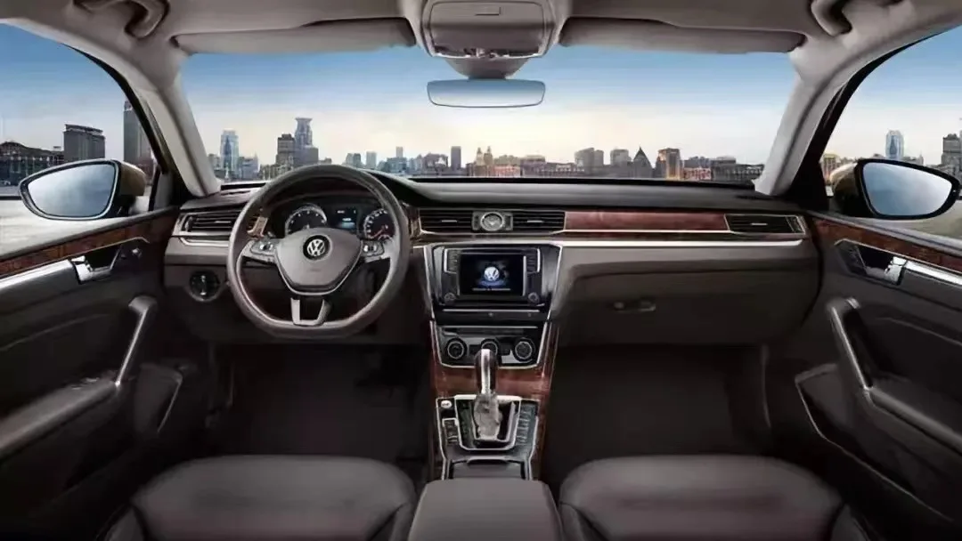Китай дешевый автомобиль 2023 2024 Volkswagen Passat 330T для продажи