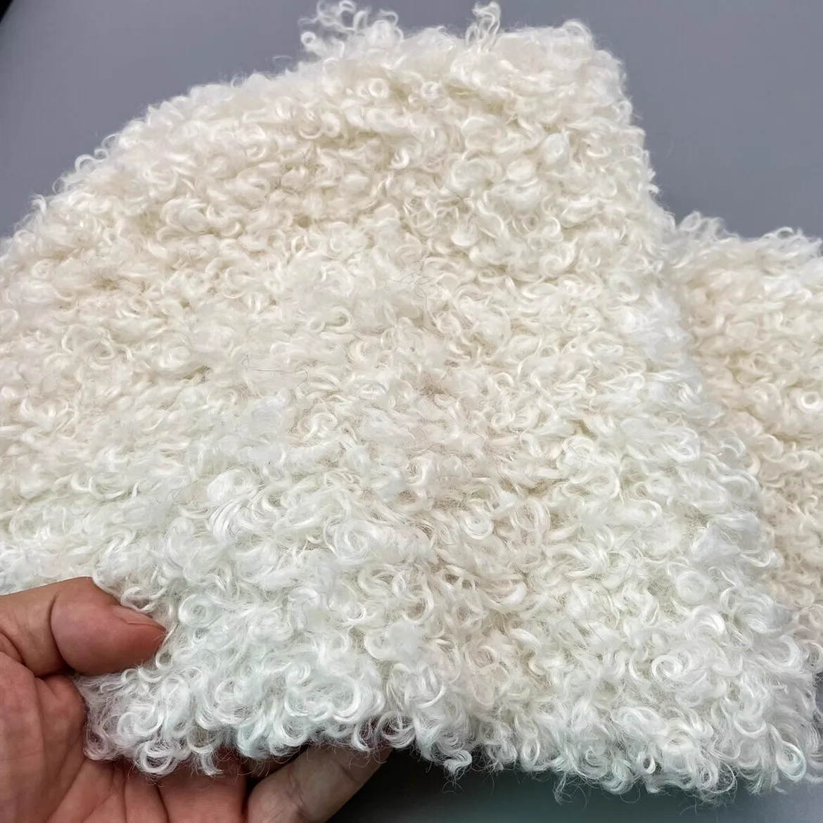Fashion beautiful 20 Colors 100% Polyester Kinit Faux Fur Fabric  Curly Teddy Fake Fur For Apparel Shoes
