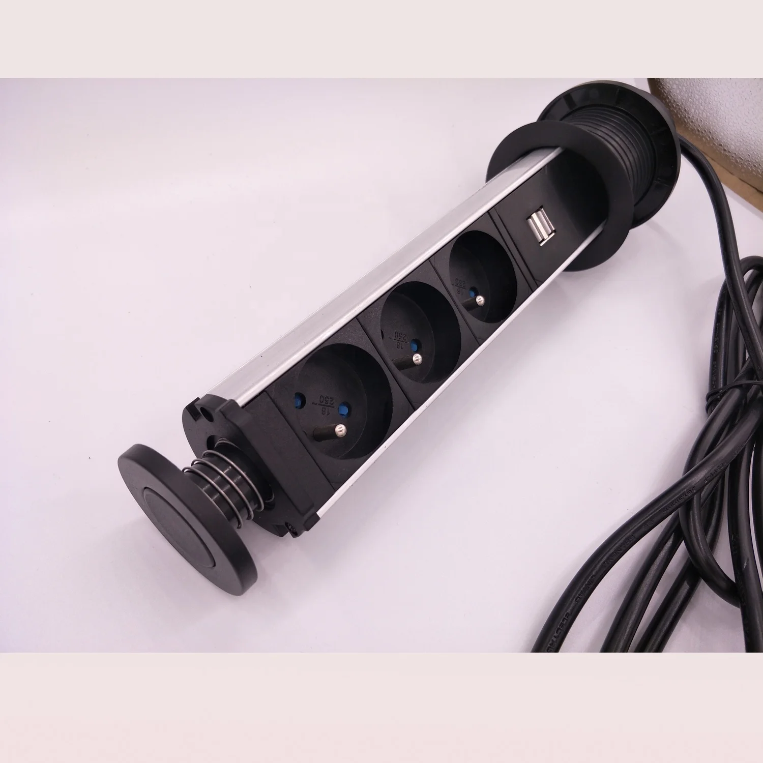  Выдвижная настольная розетка французского типа с USB-зарядным