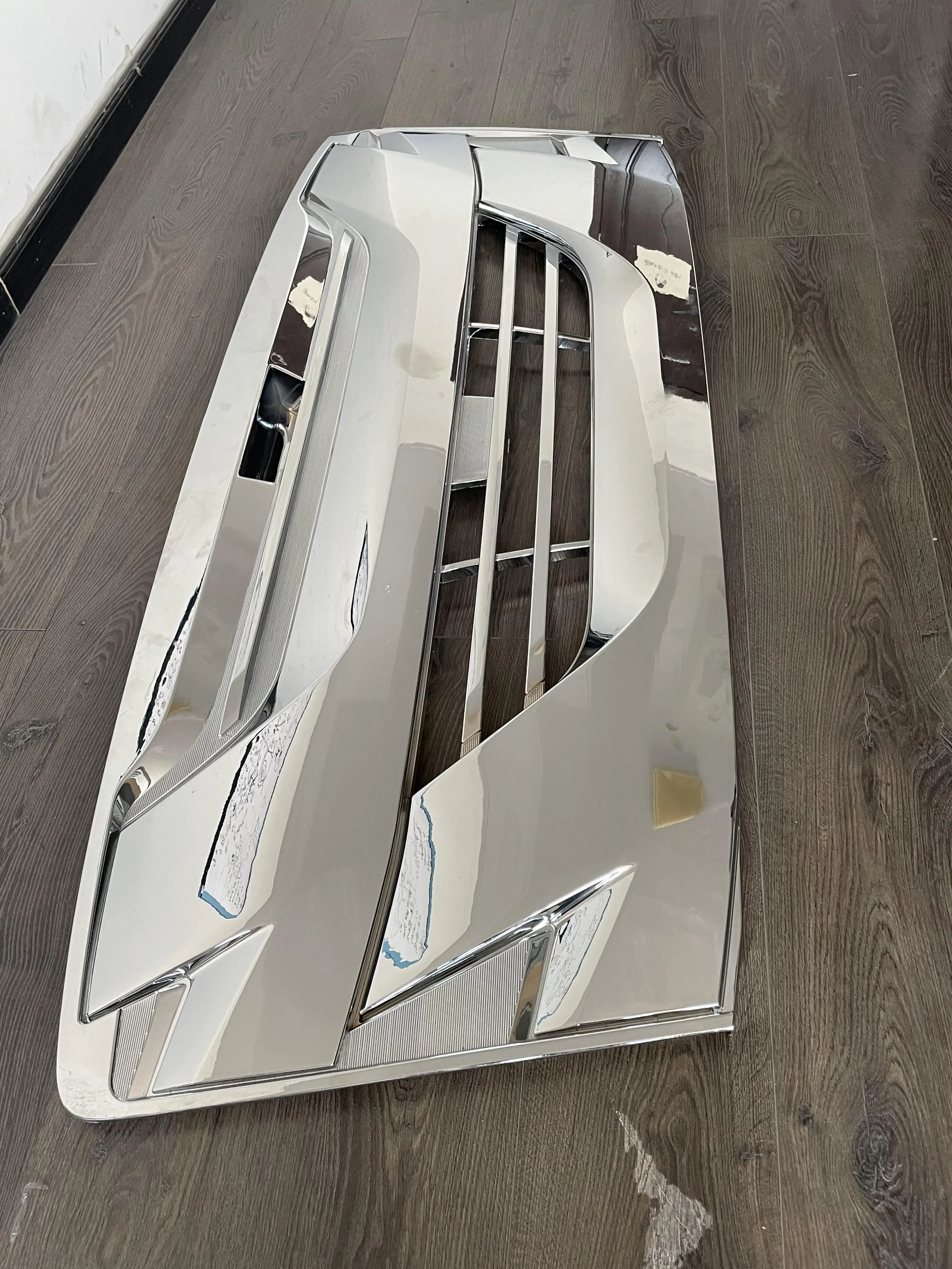 Japanese truck parts aftermarket accessories  high quality  chrome  grilles  factory price for Isuzu GIGA 2010