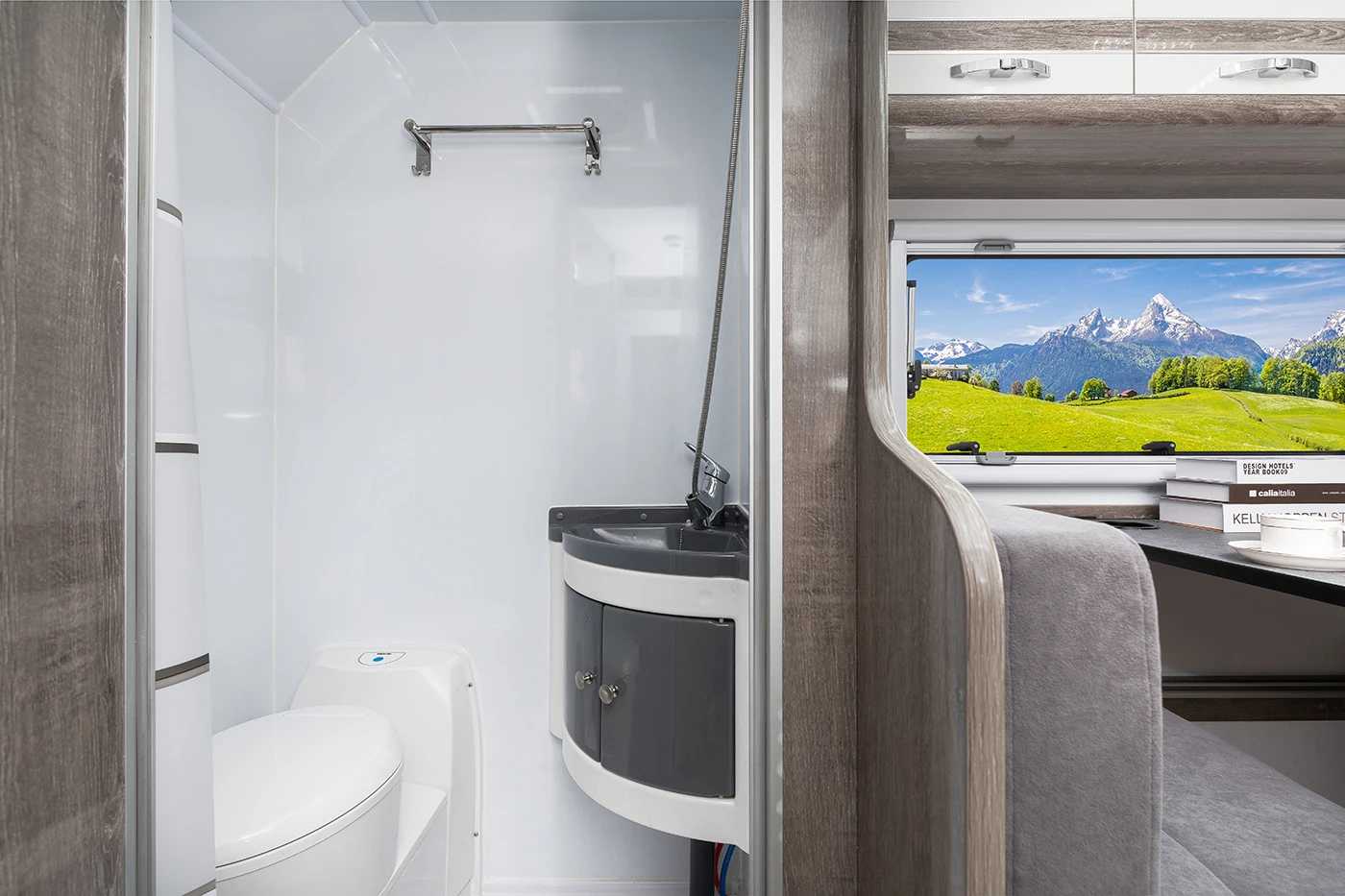 Manufacturer Custom Wholesale Mobile Camping Rv Trailer Caravan Off Road Camper Travel Trailer