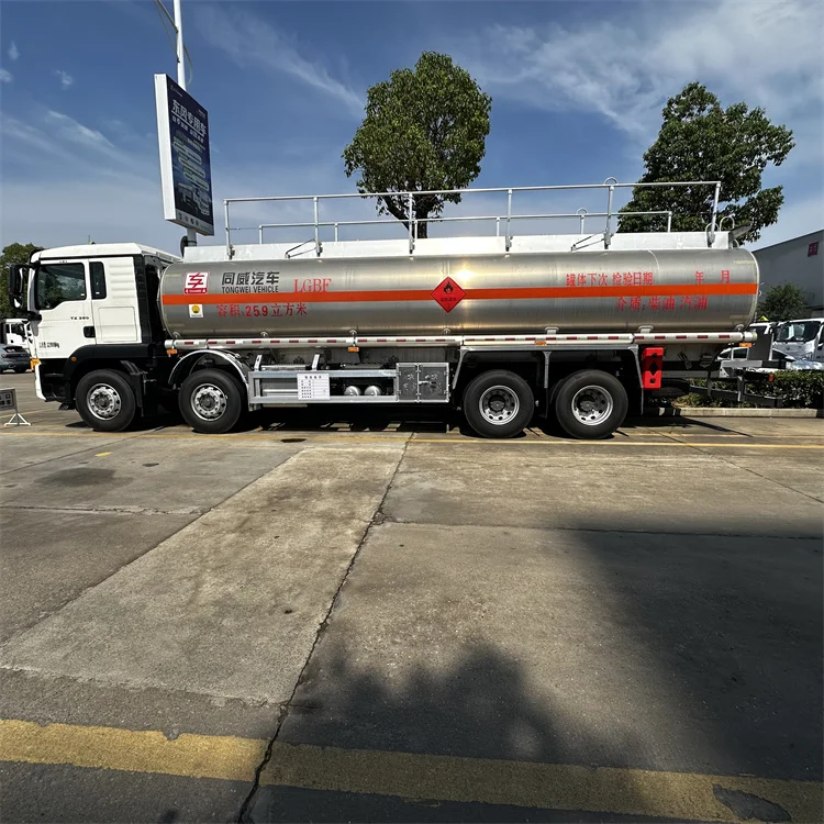 New and Used 5000L Oil Tanker Truck with Manual and Automatic Transmission 4x2 6x4 Drive Wheel for Fuel Water LPG Storage