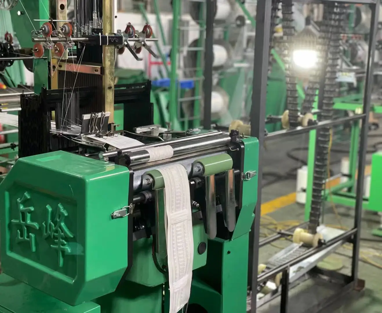 Узкий тканевый текстильный бесшовный игольчатый ткацкий станок, тканевая этикетка, ткацкий станок для изготовления штор