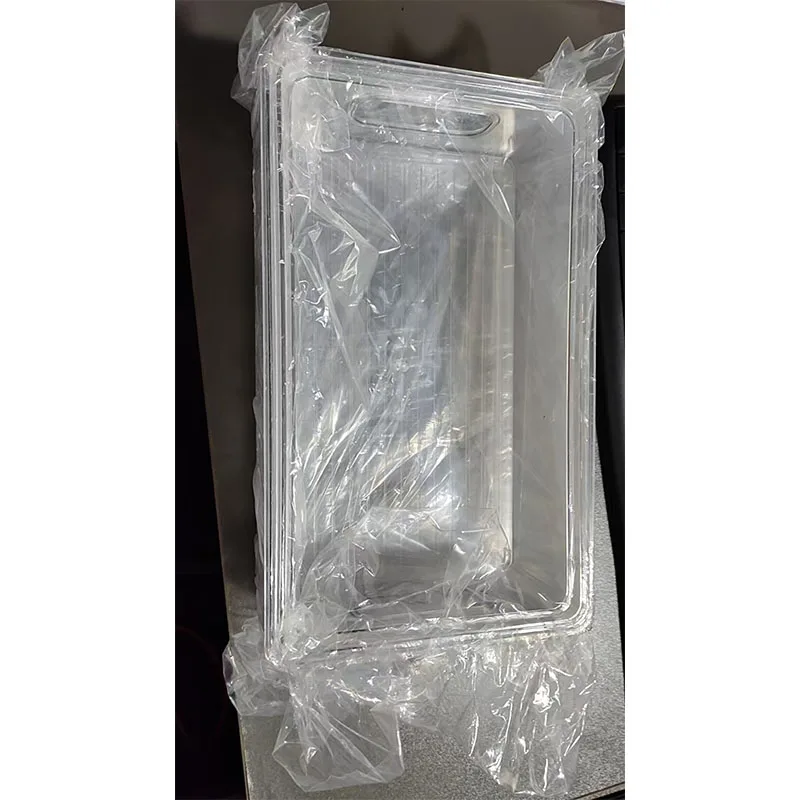 Ясный пластиковый контейнер для продуктов по уходу за кожей. Коробка комода мелочей