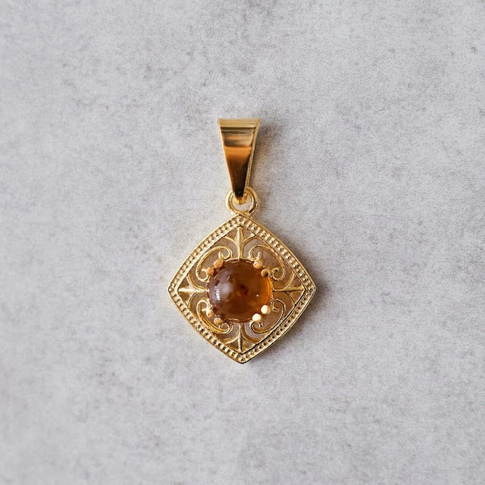 Fashion Jewelry Victorian Baltic Amber Necklace Crochet Baltic Amber Pendant Necklace Gold Plated Gift Amber Necklace Natural