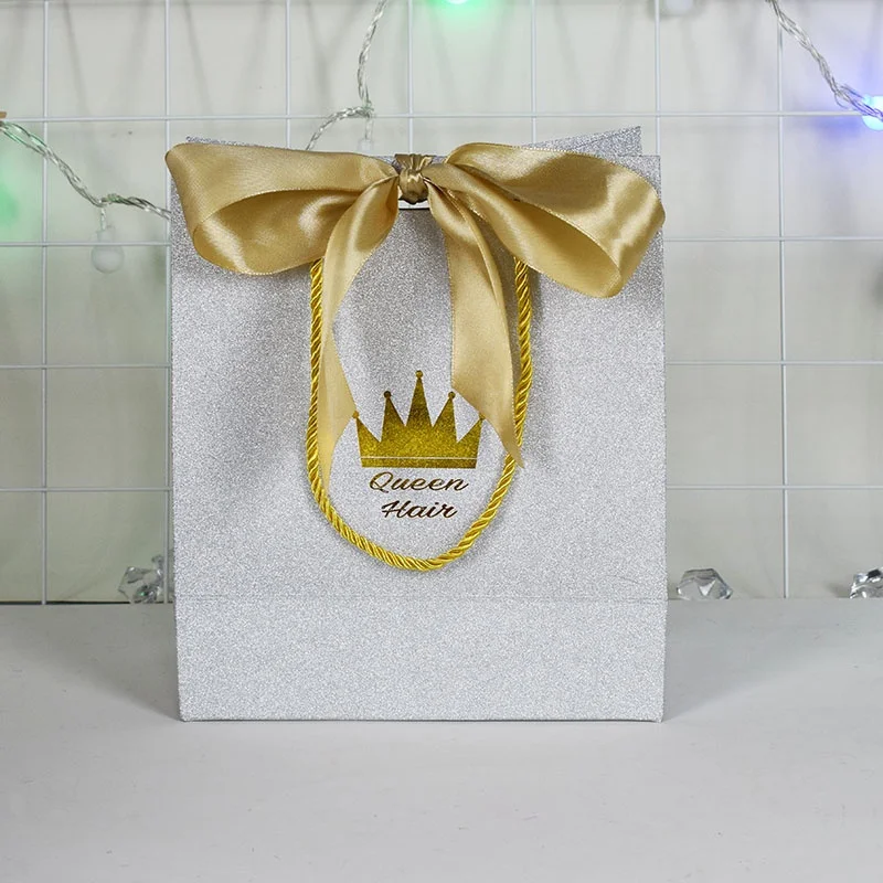 
Индивидуальный Логотип Блестящий бумажный пакет Серебристые подарочные пакеты с лентой 