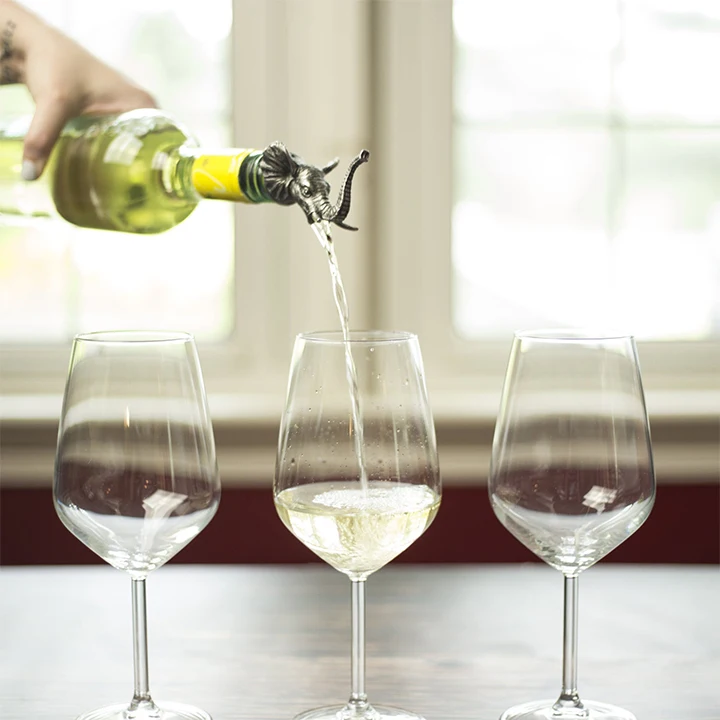 Hot Selling Bar supplies bottle  wine pourer metal elephant  bottle wine pourer oil pourer for home