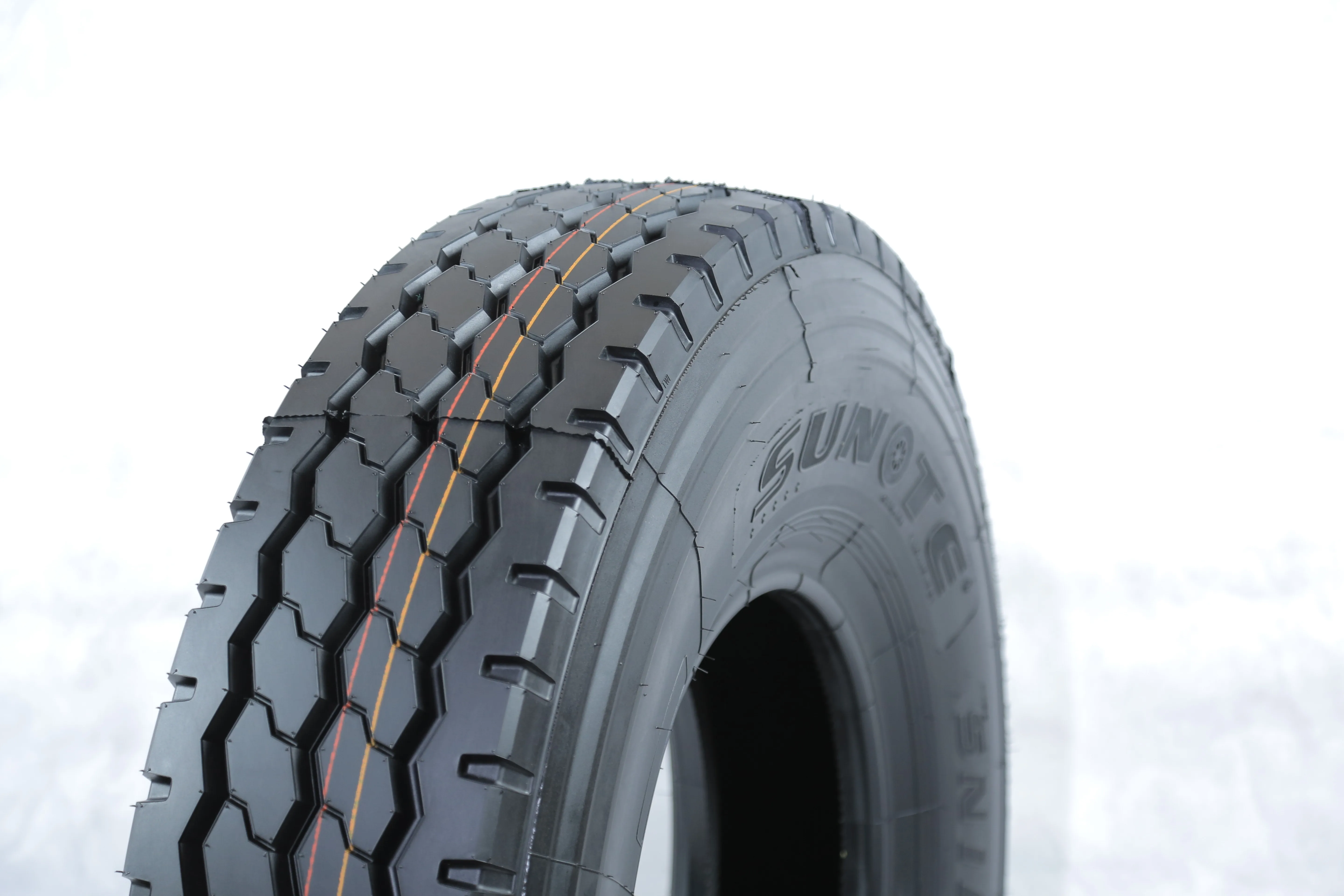 High Quality New Truck Tyre High Performance Radial Design with 18PR Ply Rating Inner Tube 1000r20