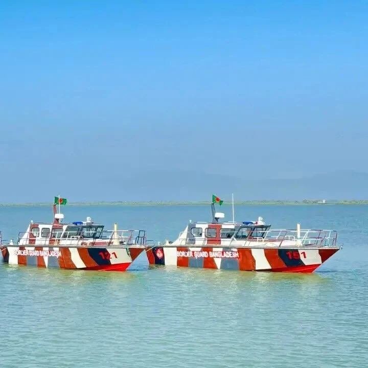 2023 New design Aluminium boat Pontoon  Fishing Boat With Forward Mounted Windshield