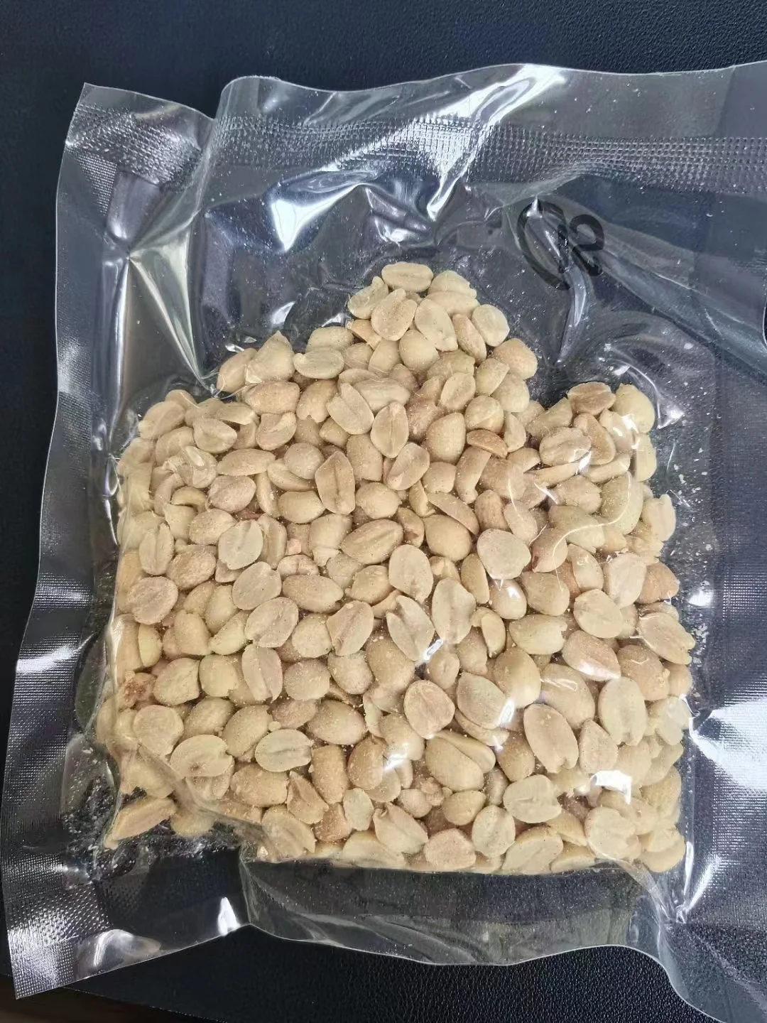 Roasted Blanched Peanut Kernels and Crushed Peanuts