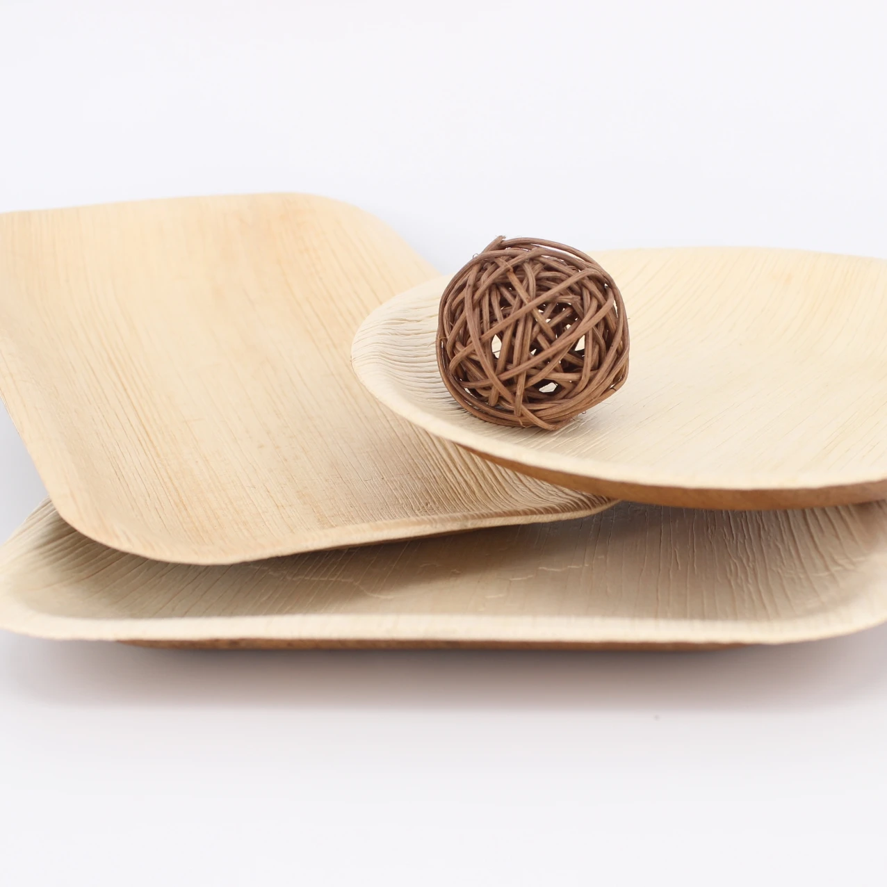 Disposable natural areca palm leaf plate bowl tray and banana leaf plates cutlery palm leaf tableware