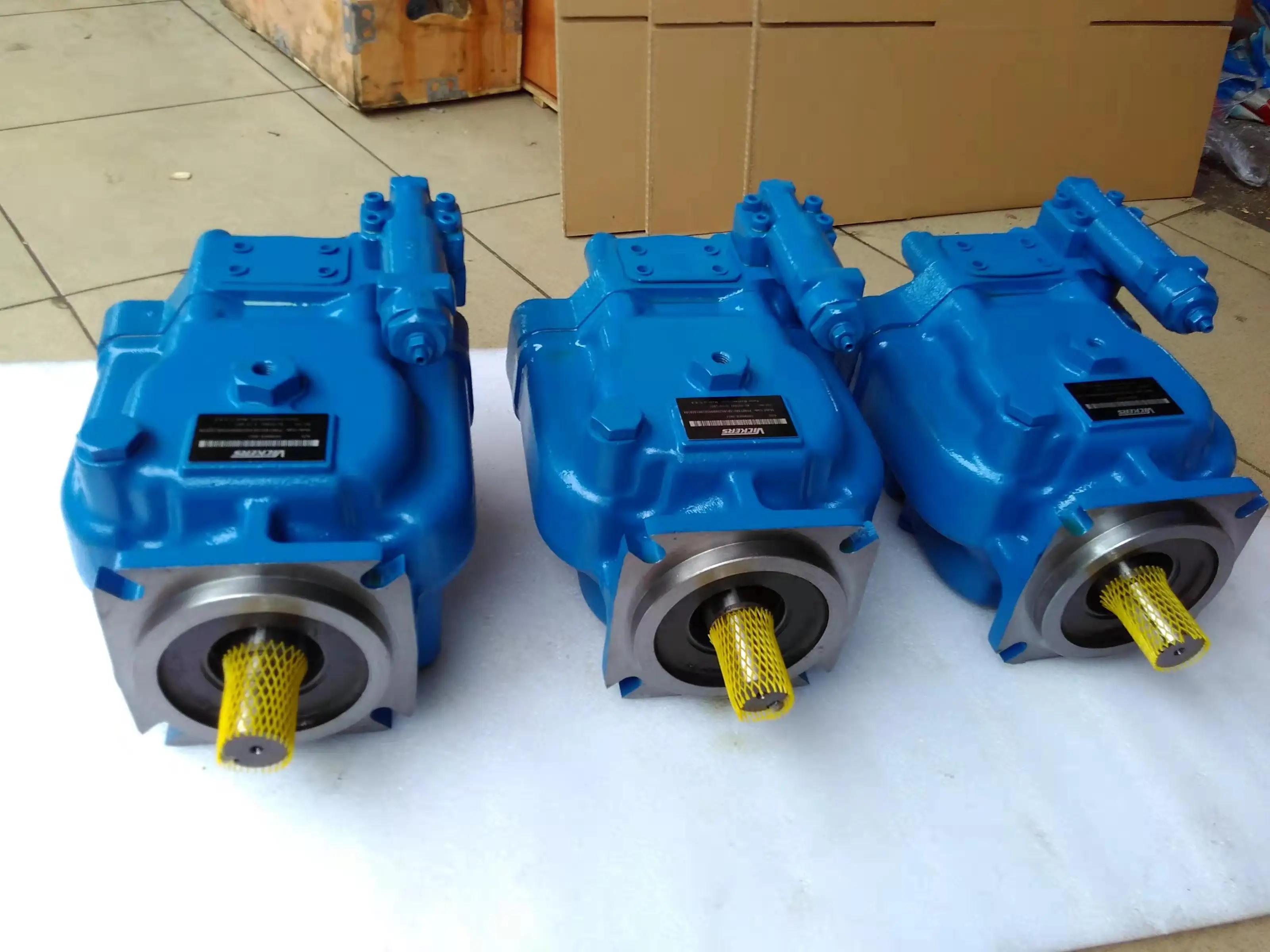 Vickers PVH PVH57QIC PVH74QIC PVH98QIC аксиально-поршневой насос с переменной производительностью поршневой PVH98QIC-RF-2S-10-C25V-31 EATON масляного насоса