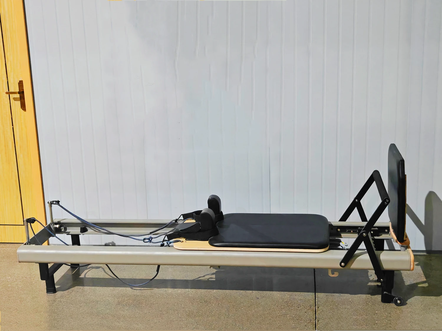 Top-End Professional Aluminum Pilates Reformer Core Bed Machine for Home Bodybuilding or Studio Training Exercise