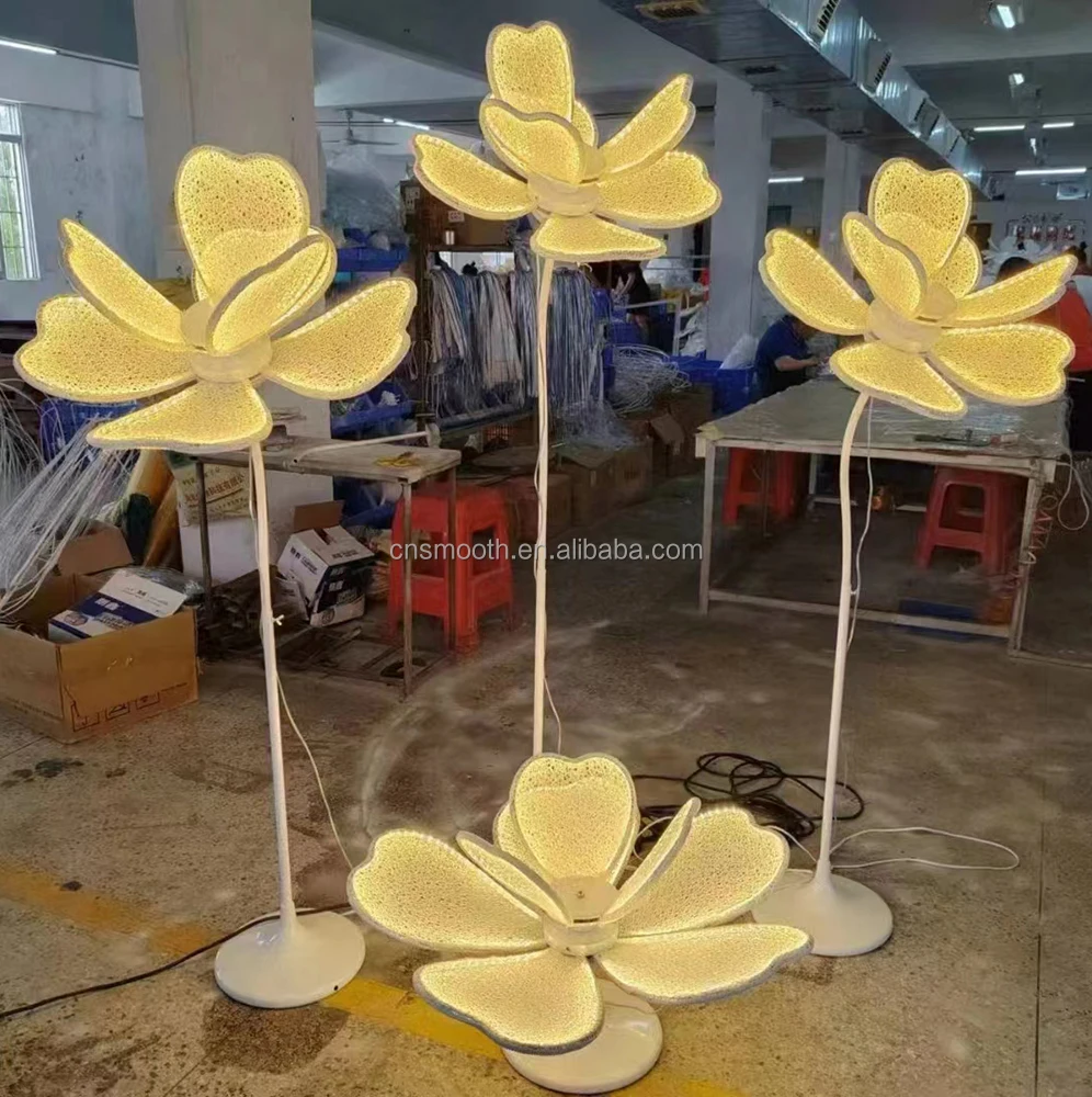 Modern Large Gold Tall Metal Peony Flower LED Stand Road Lead Light Decoration Wedding Prop Gauze Iron for Event Decor