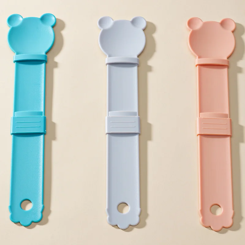 Manufacture Wholesale Pet Cat Strip Squeeze Spoon Wet Cat Treat Dispenser Cat Strip Snack Feeder