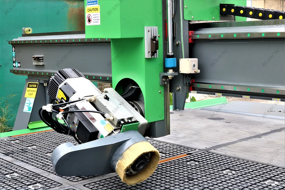 Бкамкнк 4 оси CNC фрезерный станок с автоматической заменой инструмента для