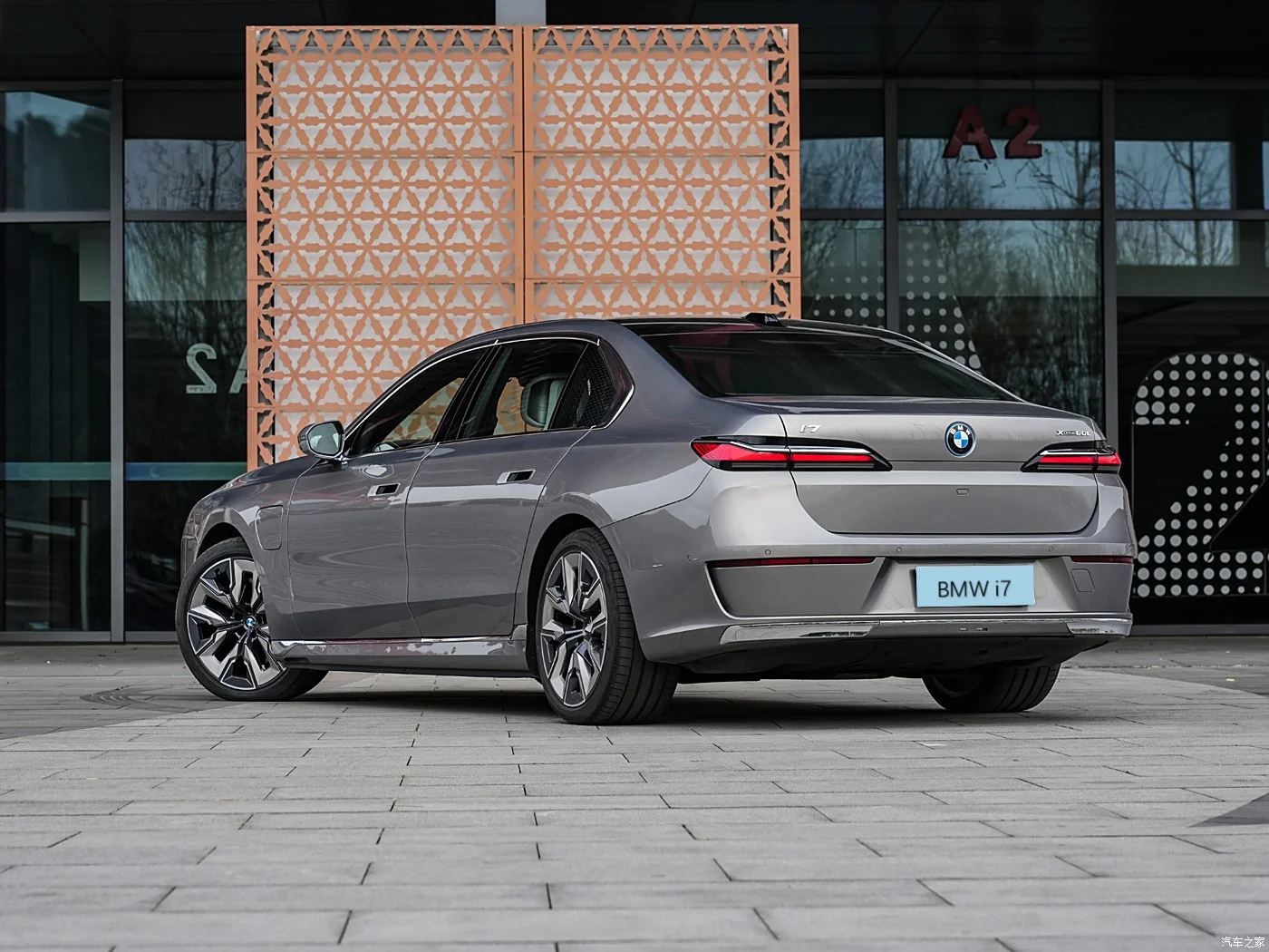 Лидер продаж 2024 роскошный электромобиль BMW i7 XDrive60L высокопроизводительный 4WD 335 кВт Чистая электрическая Новая энергия Подержанный автомобиль для