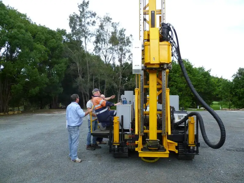 EB 8 years factory Multifunction Water Well Hydraulic Top-drive slewing Propulsion Lifting Drilling Machine Rig Drilling Rig