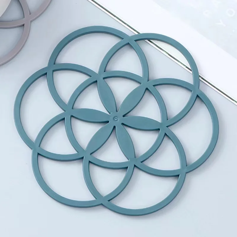 TPR Silicone Heat-Resistant Meal Mat  Multi functional flower shaped anti slip pot mat and cup mat
