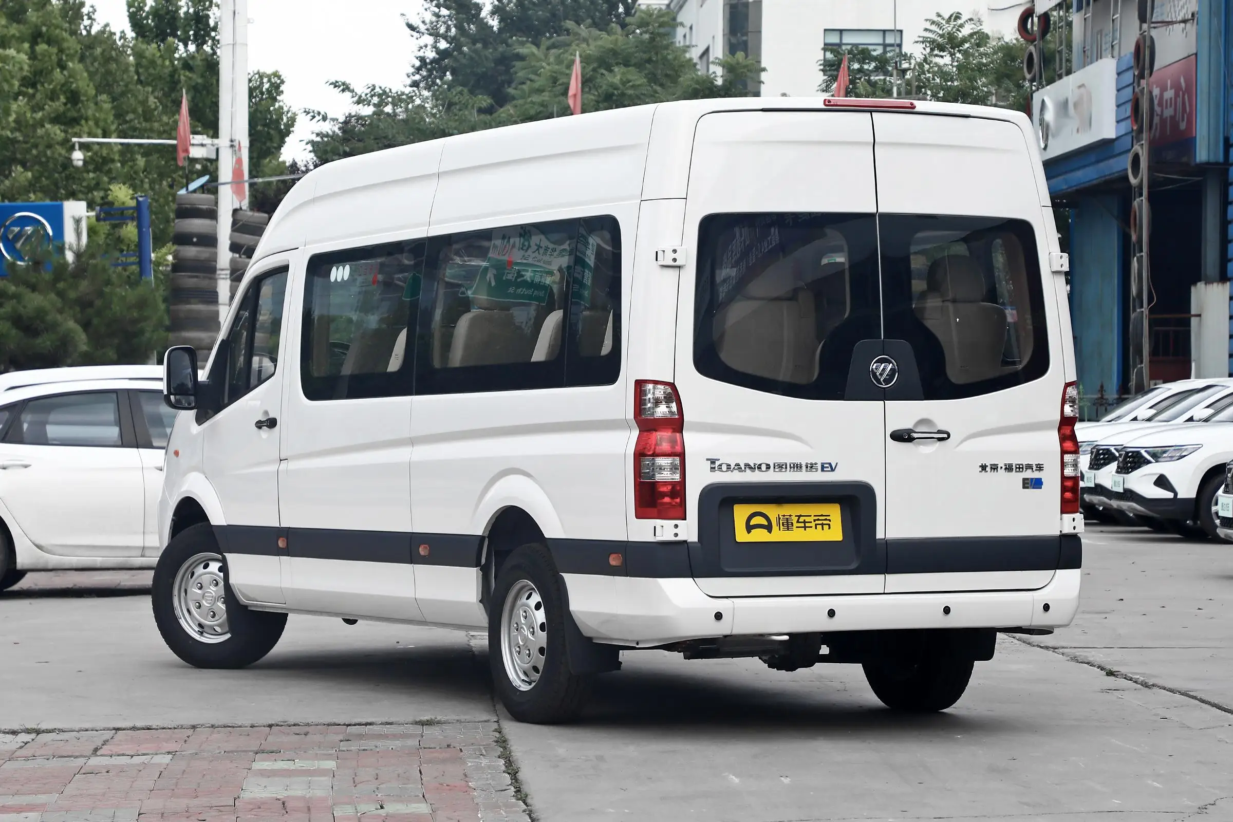 Luxury Minivans Large Loaded Futon Toano Minivan Electric Car Minivan China Mini van for sale