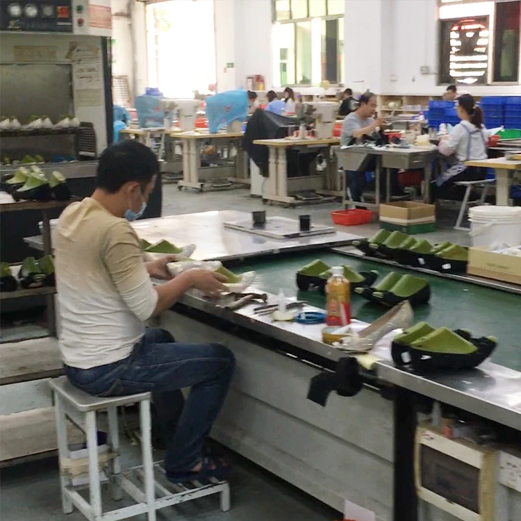 Customized shoe assembly line belt conveyor shoemaking machine sneaker sport shoe making production shoe assembly line