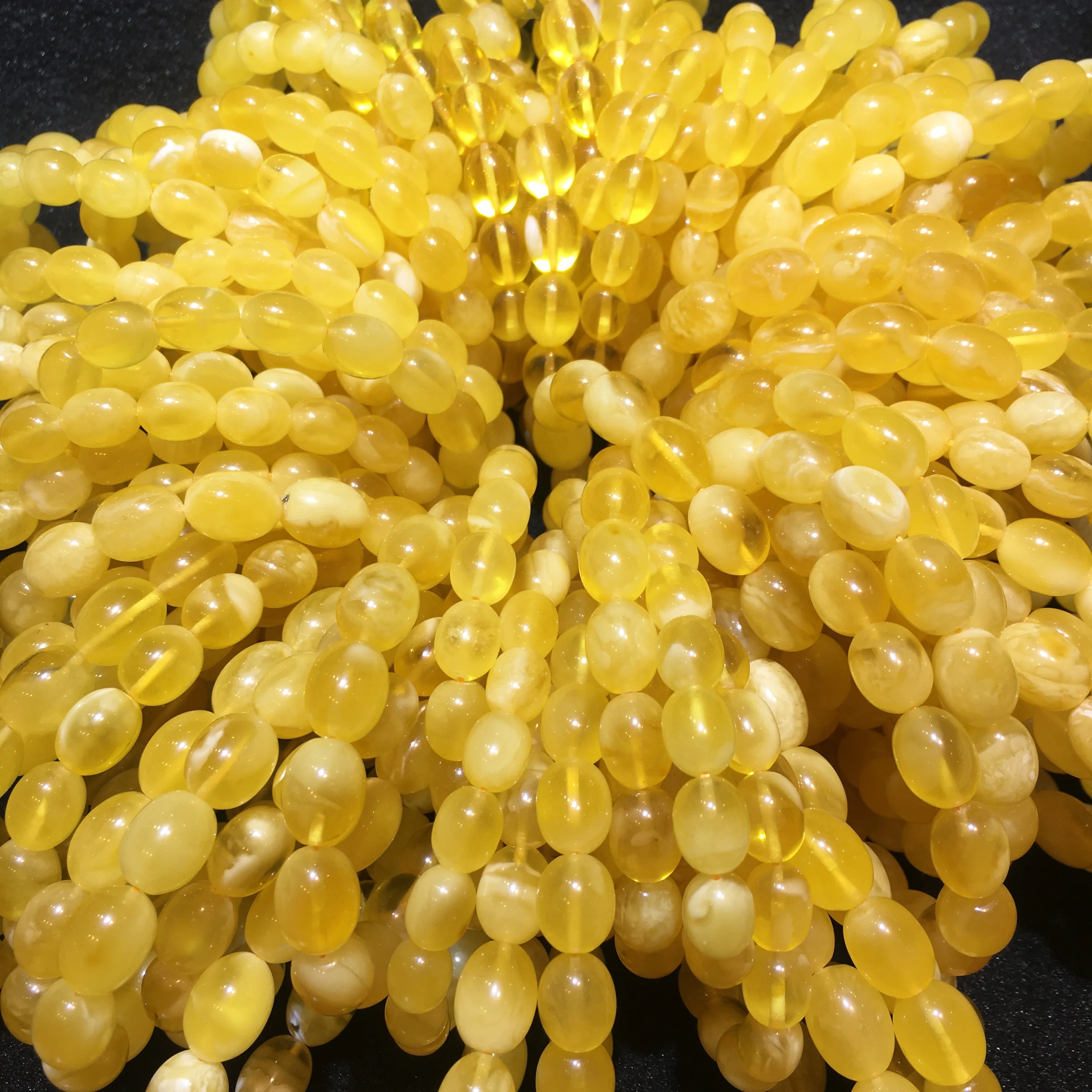 Attractive Price New Type White And Yellow Baltic Amber Stone Loose Ball Beads Muslim Prayer Bead High Quality