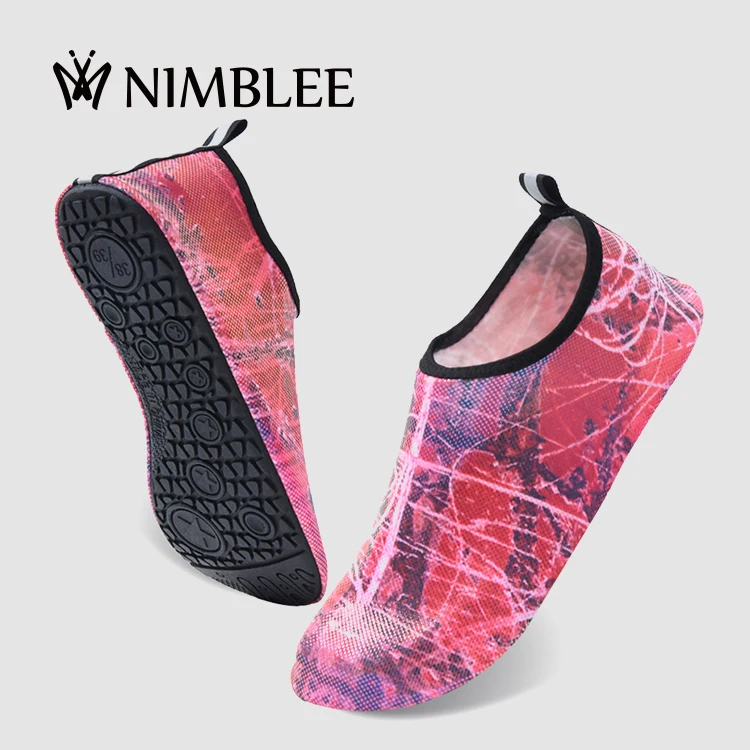 Wholesale swim surfing yoga exercise neoprene quick-dry water shoes beach socks for unisex