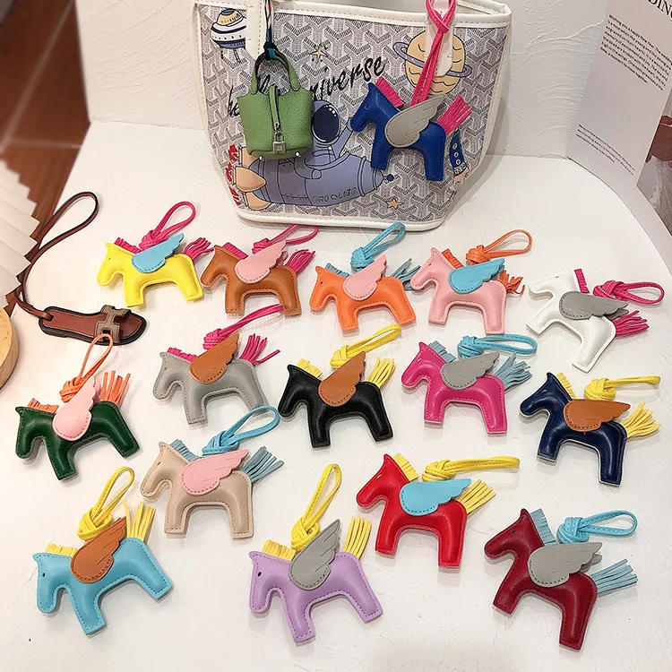 
Cute Wings Pony Leather Bag Pendant Creative Fashion Gift Pendant Car Key Chain Handbag Accessories Accessories 