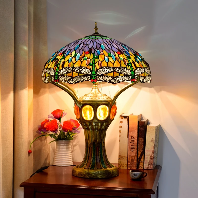 Retro creative living room exhibition hall antique desk lamp Tiffany color glass green dragonfly bedroom large desk lamp