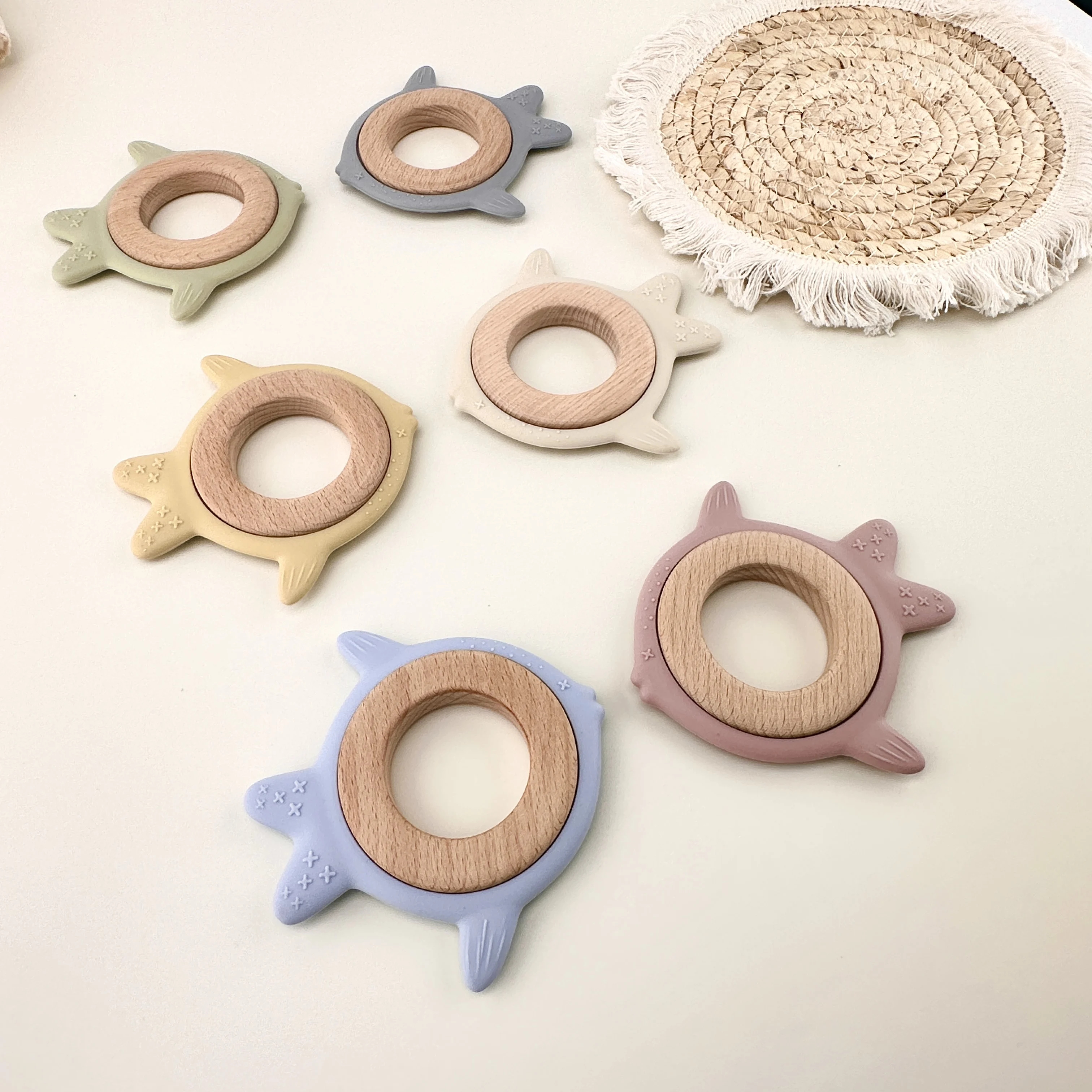 CE Round Silicone Fish Teething Toy Wood Gift Set For Newborn Baby Organics Happy Baby,Teether Charm Silicon and wooden teether