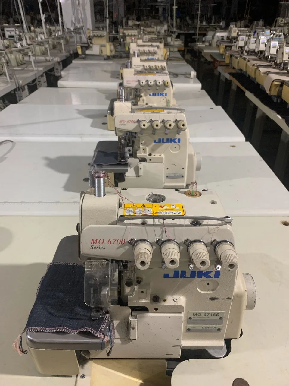 Nice quality used sewing machine jukis 6714S 4 threads overlock sewing machine made in Japan
