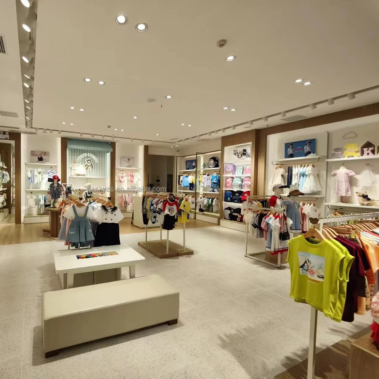 Cloth Display Showcase Rack for Store and Retail Metal Acrylic Glass Wood Furniture for Garment Display in Cloth Shops