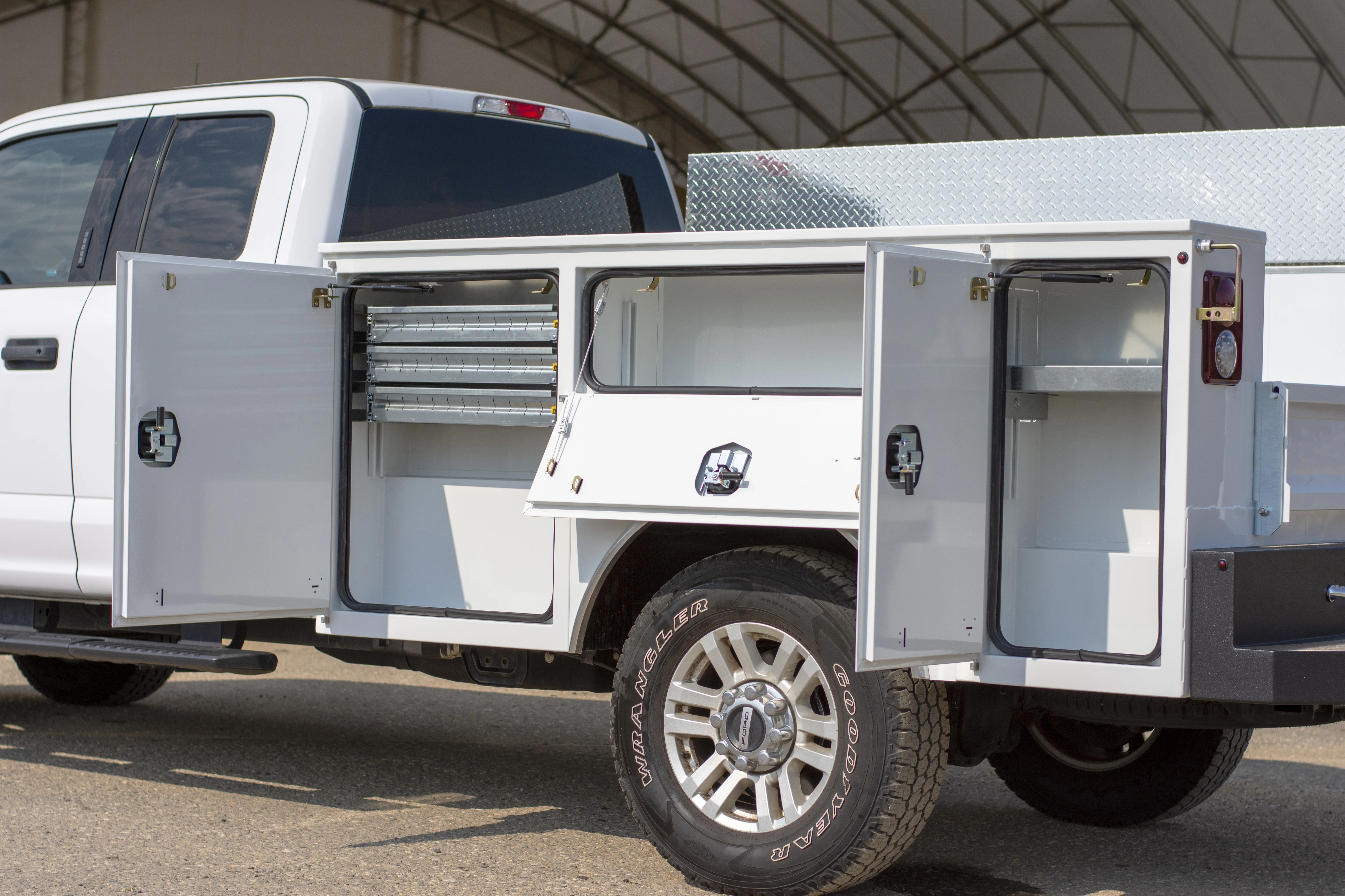 2024 Hot Sale Universal 4X4 Pickup Bed  RV camper Service Truck Body With Diecast For Manufacturing