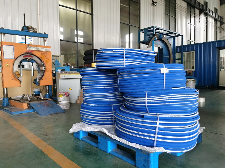 high quality  UHMWPE  film  Chemical Suction and delivery  rubber hose Transfer Hose with anti static wire