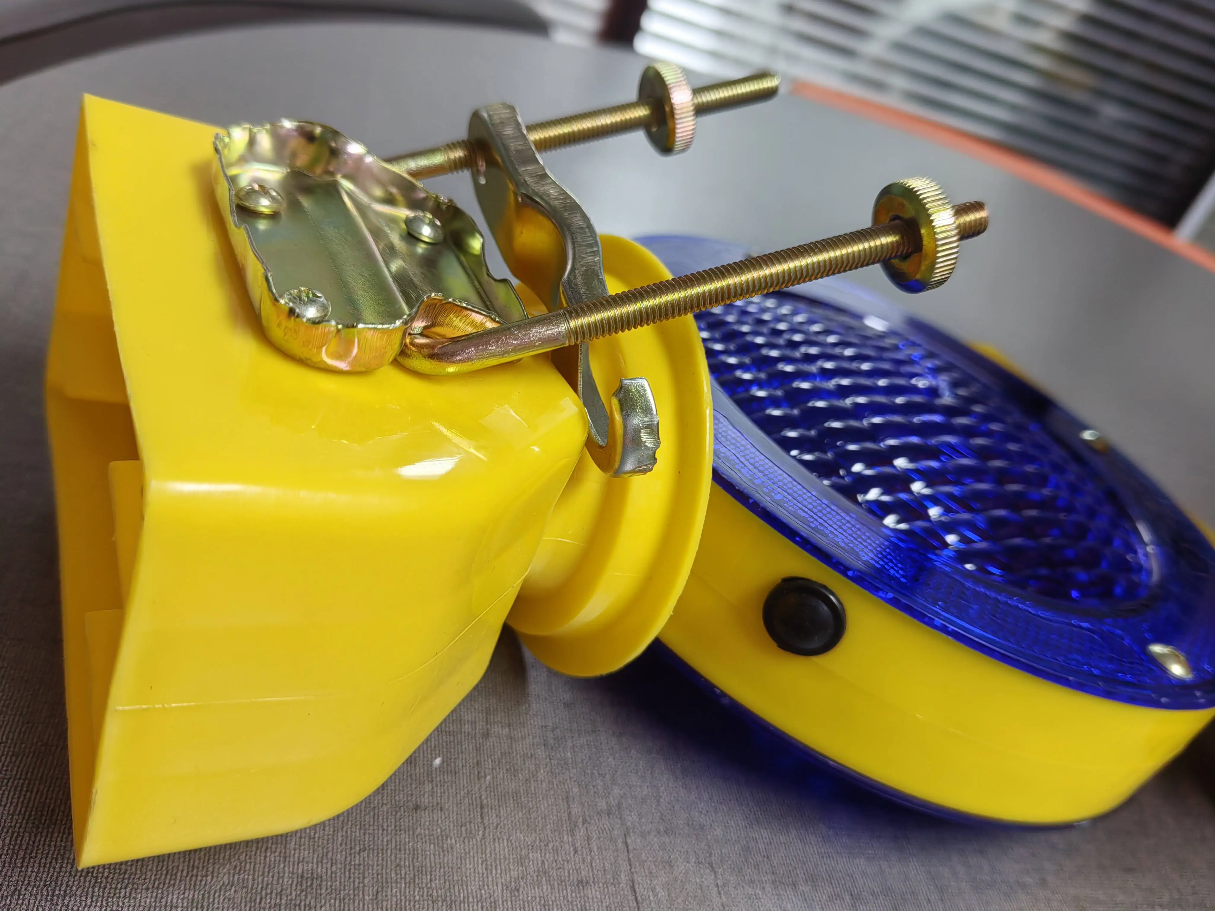 Solar supply blue red LED Strobe double sides flashing traffic safety warning light with strong high brightness