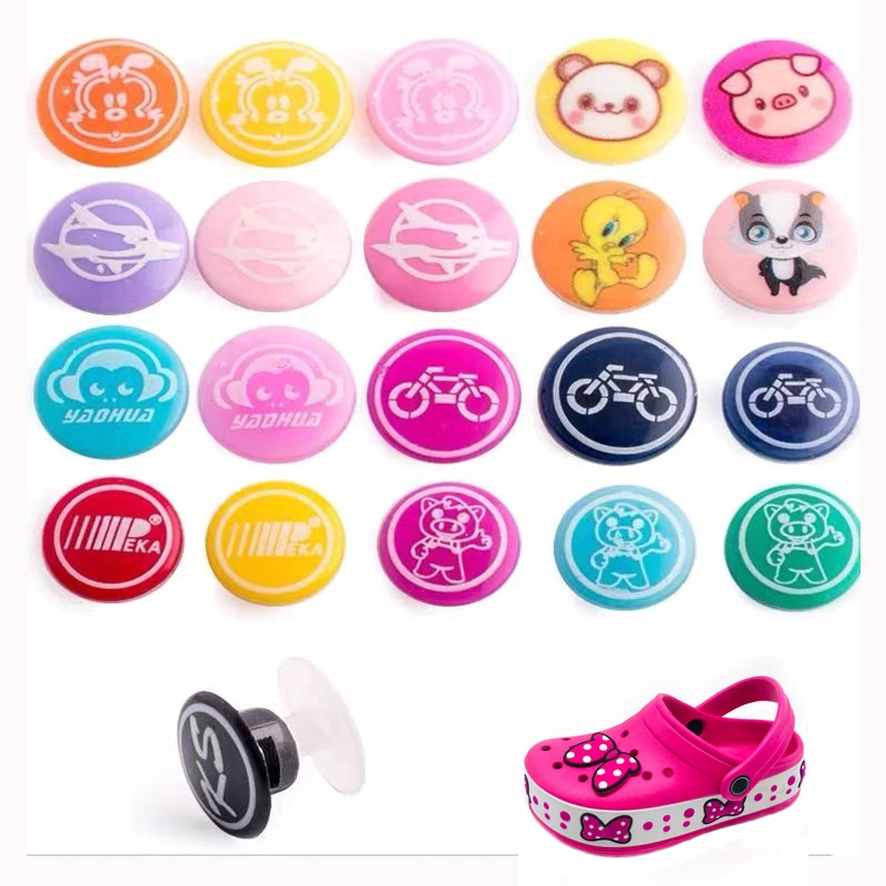 2021 wholesale pin buttons replacement rubber PVC custom logo clogs shoes mules push on plastic buttons