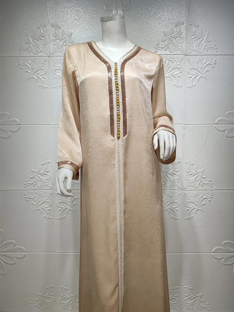 Hot Selling Arab Dubai Islamic Women Clothes Hot Drilling Plus Size Velvet Kaftan Dresses Muslim Women Dress