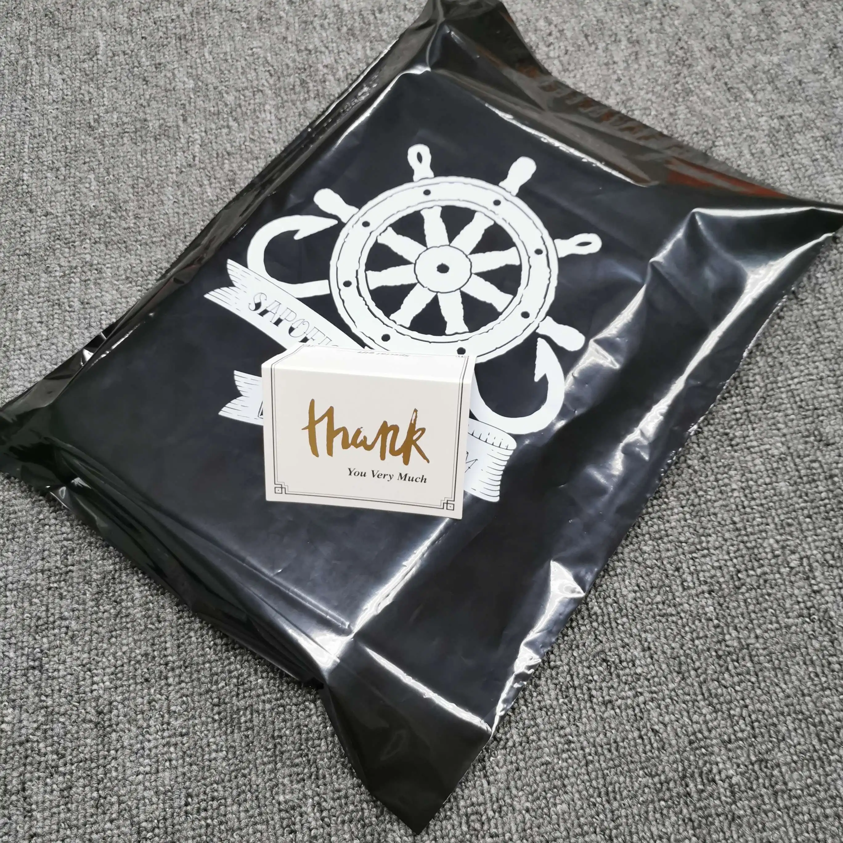 custom plastic poly mailing packaging good quality black poly shipping bag hot pink envelop for clothes for lashes