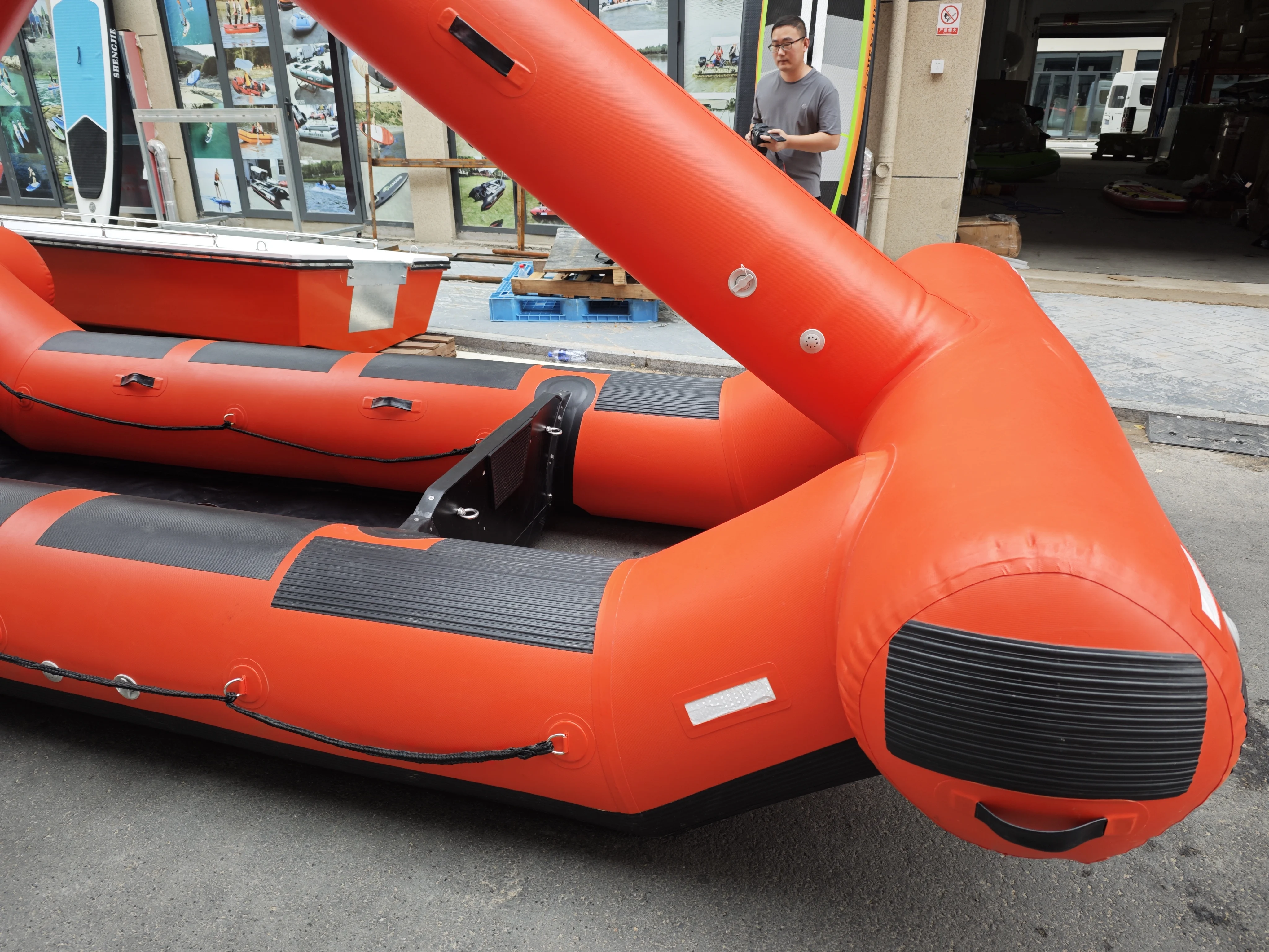 Self stabilizing lifeboats for flood prevention and emergency rescue, inflatable rescue boats for water surface handling