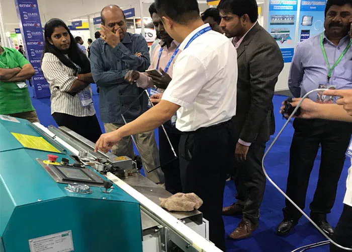 Automatic Insulating Glass Hot Melt Adhesive Sealant Coating Machine Butyl Extruder Equipment with No Pressure Relief Function