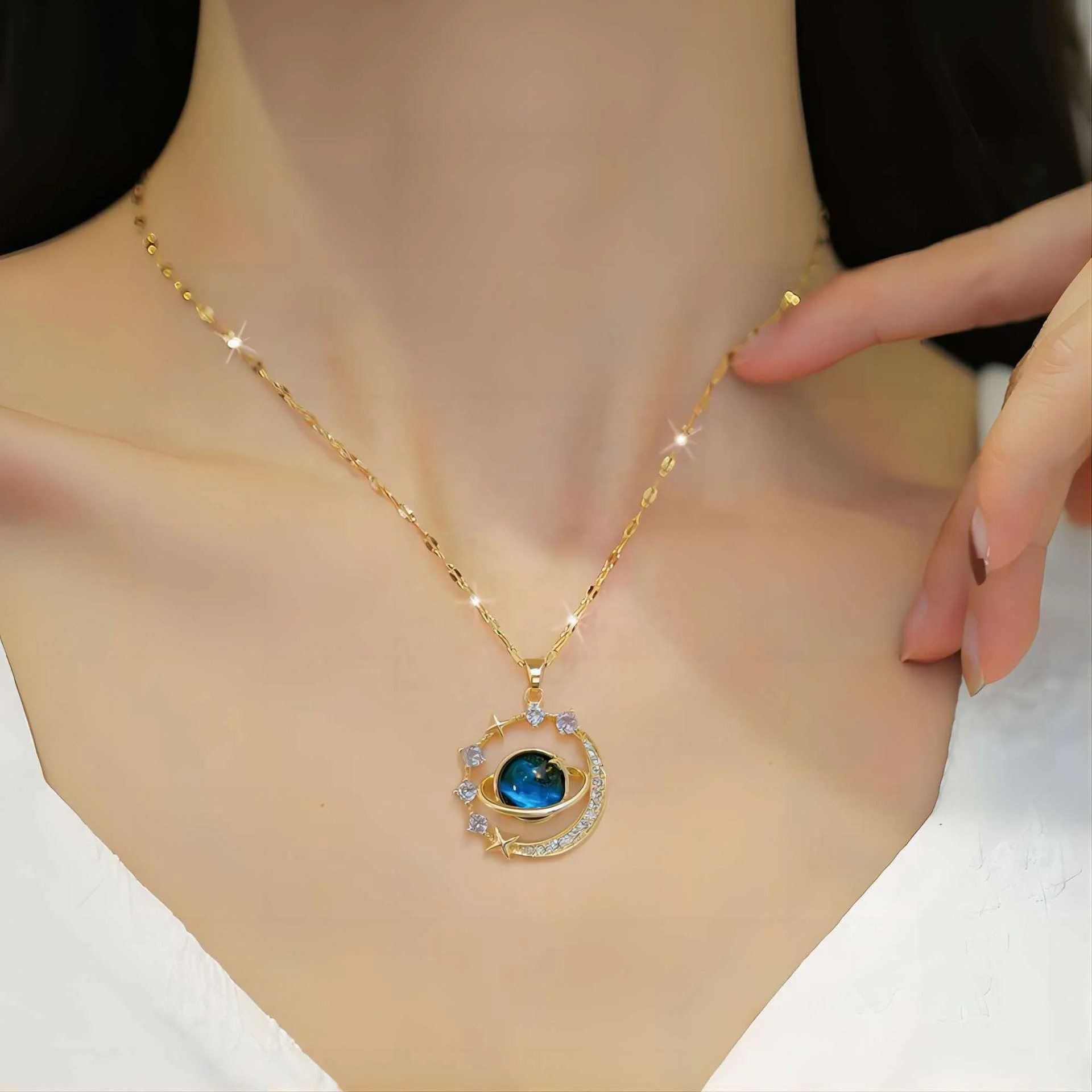 Wholesale Collar Planet Star Moon Space Universe Planet Pendant Fashion Jewelry Pendant Necklaces