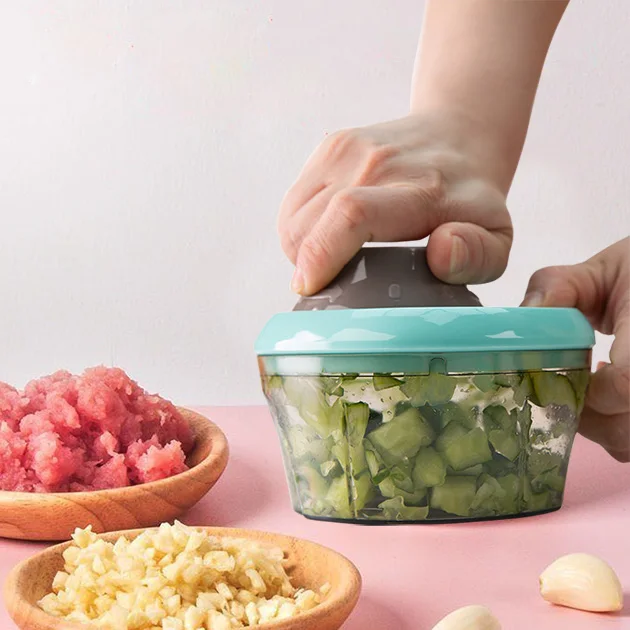 Hot Selling Product Multifunctional Manual Portable Plastic Garlic Mincer Garlic Mincer Kitchen Gadgets