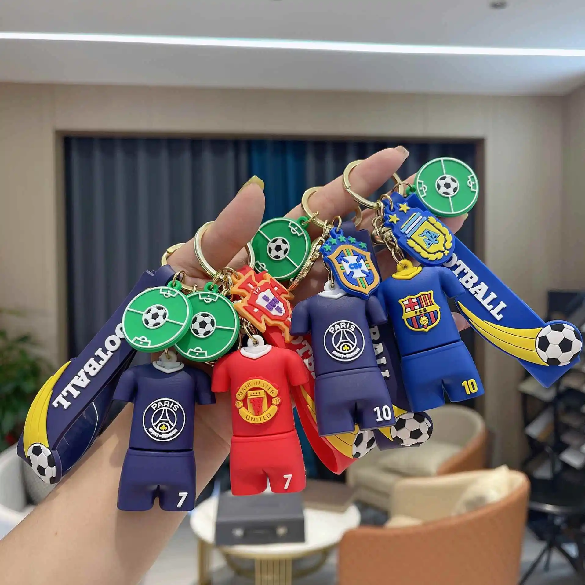Custom PVC Wholesale soft rubber ball jersey keychain pendant football keychain Games souvenirs