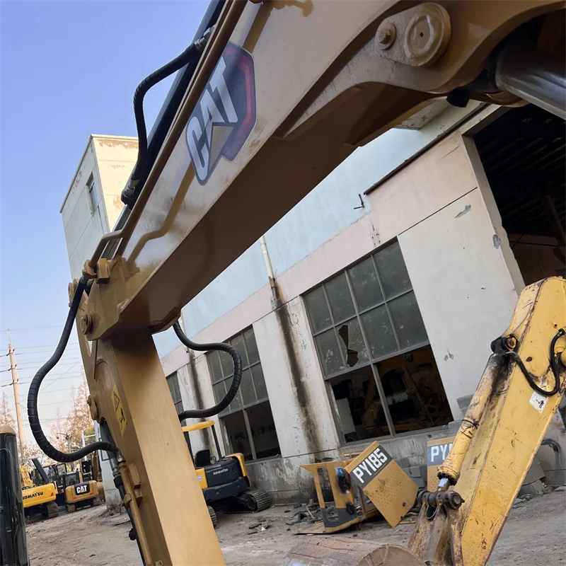 Гусеничный мини-экскаватор японского производства Caterpillar 306E2/306 с оригинальным комплектом трубопроводов и держателем для большого пальца