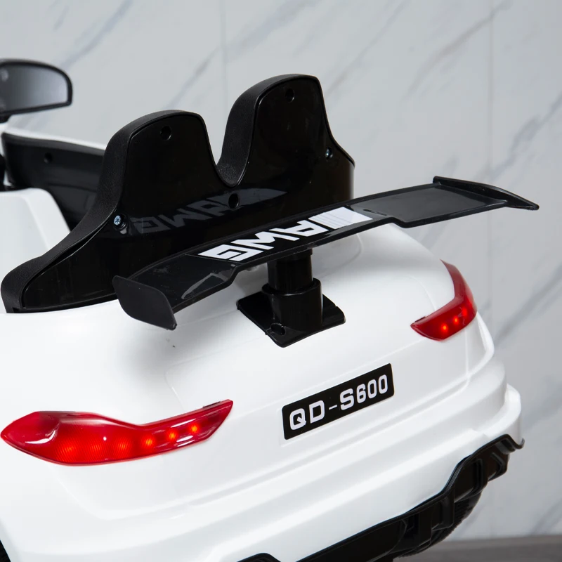 2023 Latest haircut children adjustable high seat styling kids car luxury hair salon equipment barber chair for barber shop