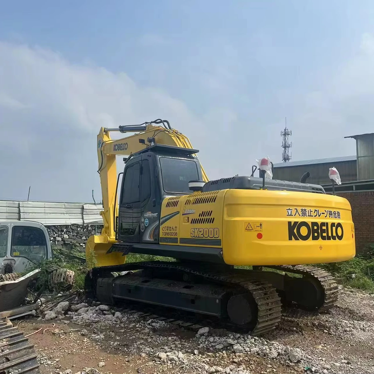 Экскаватор KOBELCOO SK200-8 SK200D в наличии для продажи
