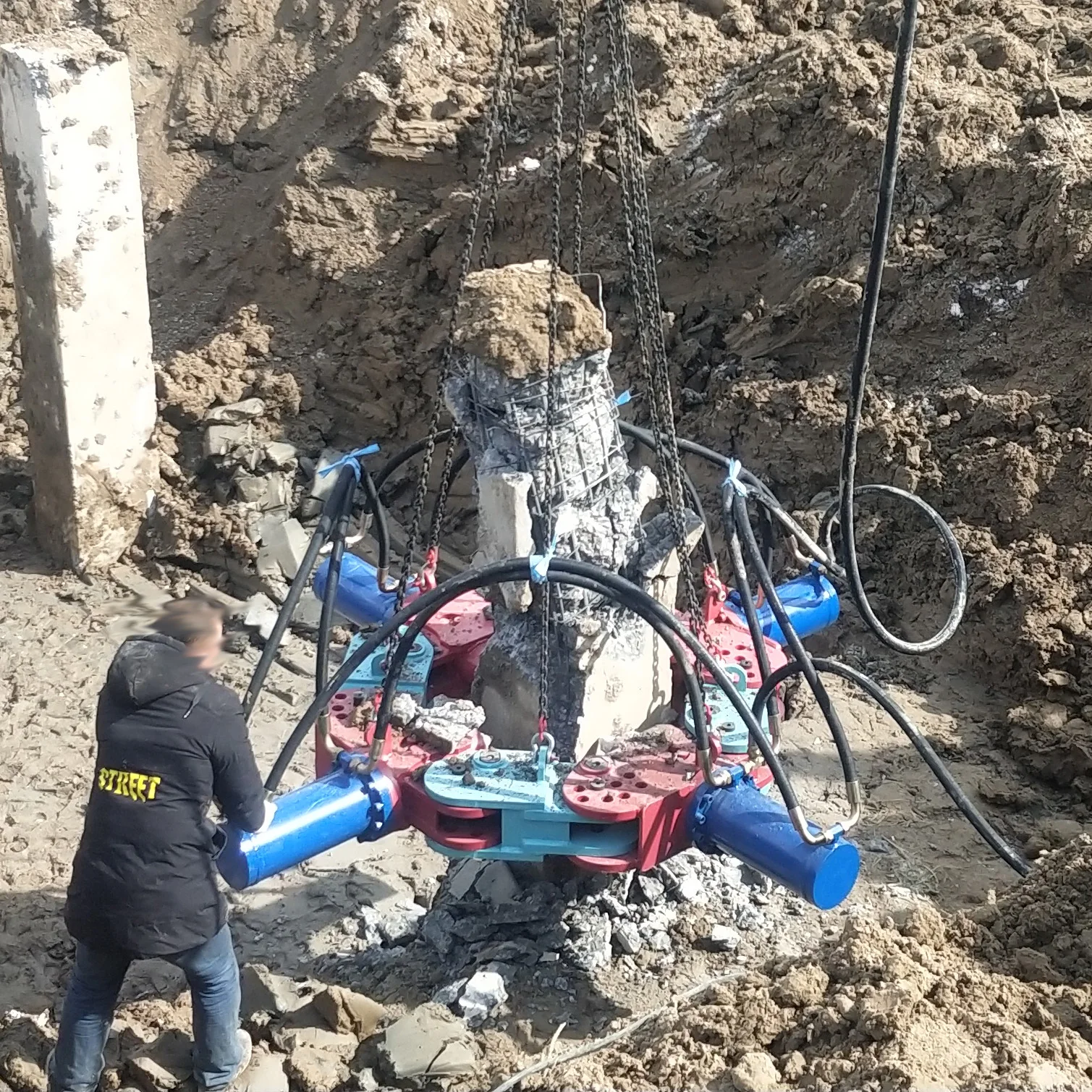 Environmental protection paint safety construction equipment crushing concrete steel bar hydraulic pile breaker