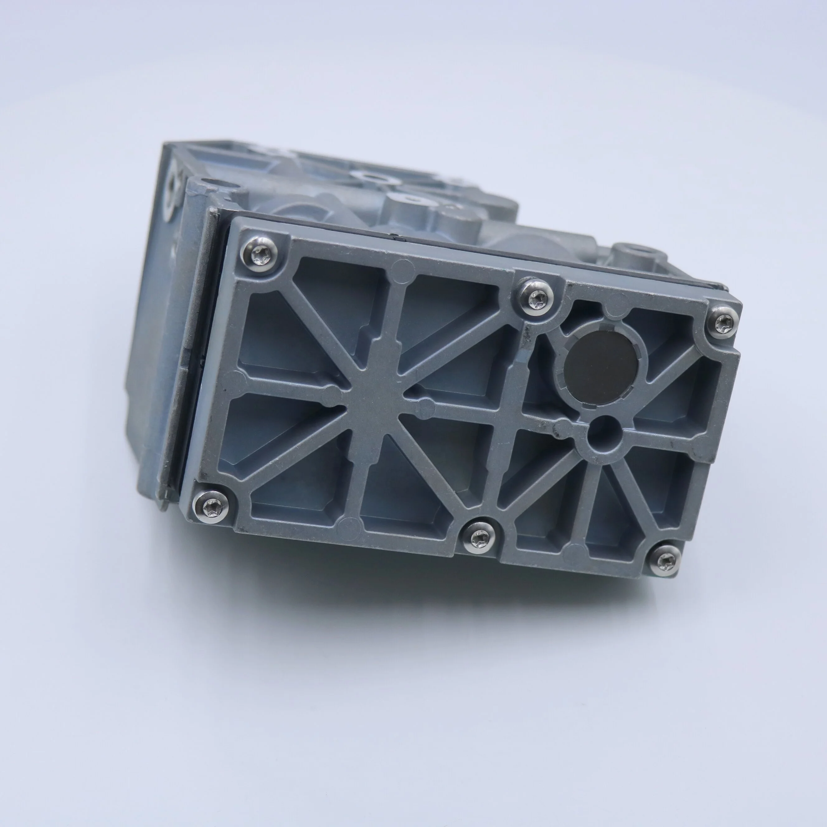 High quality Truck Solenoid valve 1773867 1910461 2423447 2472630 2539744 2591753 Fits for Scania truck parts